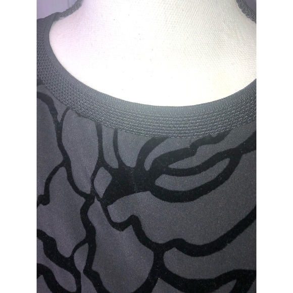 Fabletics Black Lola Long Sleeve Floral Velvet Flocked Top Cut Out Back Size M - Picture 8 of 13